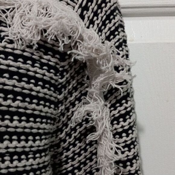 Knox Rose Cardigan Sweater - Picture 3 of 7